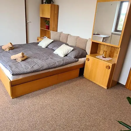Zelena Hora S Velkou Zahradou Apartment